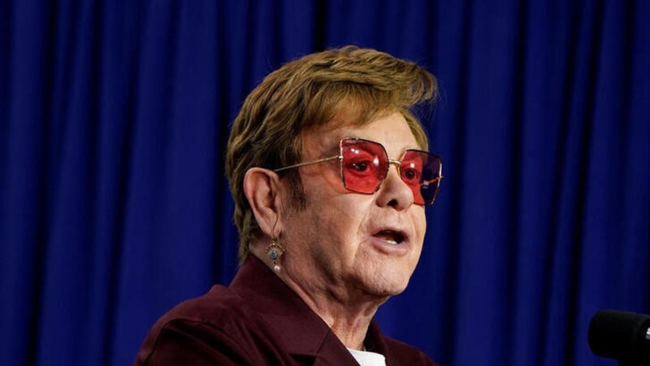 Elton John dice que ha perdido la vista