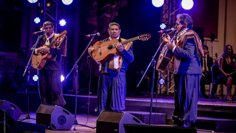 Los Manseros Santiagueños