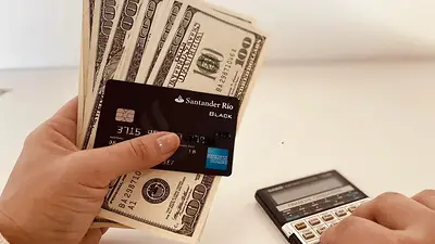 Dólares y tarjeta de crédito Dólares y tarjeta de crédito