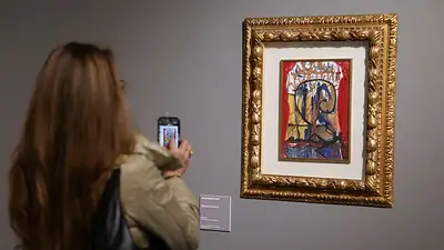 Una exposición en Milán muestra las obras incautadas de Dalí y De Chirico Una exposición en Milán muestra las obras incautadas de Dalí y De Chirico