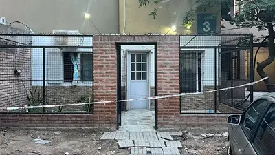 Femicidio a mazazos en Rosario: un hombre mató a su pareja, atacó a un policía y fue asesinado a tiros Femicidio a mazazos en Rosario: un hombre mató a su pareja, atacó a un policía y fue asesinado a tiros