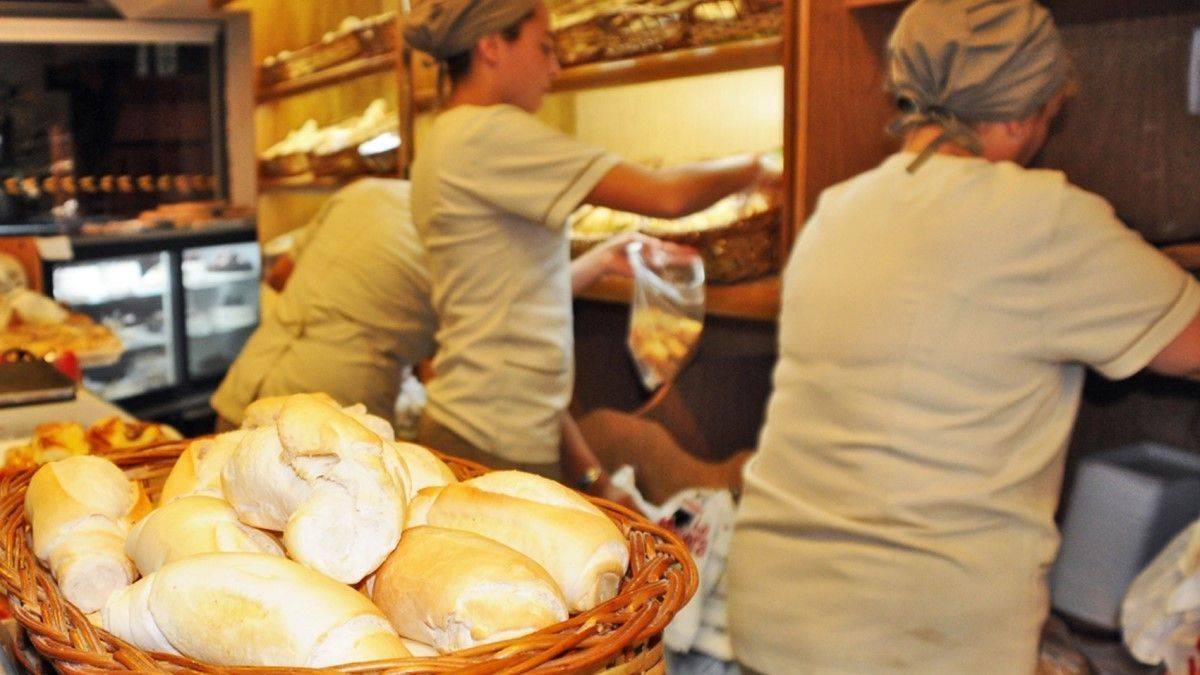 Ni el Mundial salvó al pan y las facturas de la crisis: mantienen los precios para no perder más ventas
