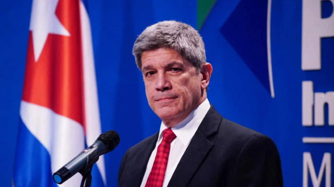 Cuba califica de irreal la propuesta de Trump de deportar masivamente a inmigrantes