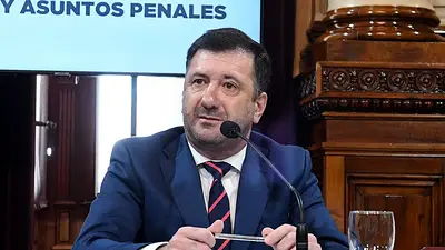Allanaron el despacho de Kueider en el Senado, tras el revés en la justicia a su pedido Allanaron el despacho de Kueider en el Senado, tras el revés en la justicia a su pedido