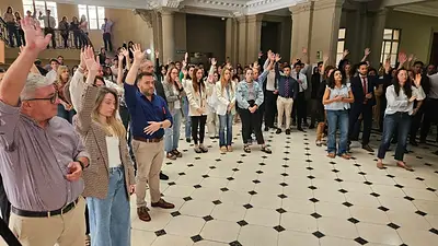 Santa Fe: Pullaro se dignó a firmar los decretos y los trabajadores judiciales levantaron el paro de este jueves Santa Fe: Pullaro se dignó a firmar los decretos y los trabajadores judiciales levantaron el paro de este jueves