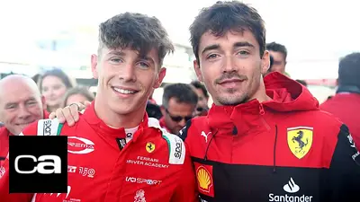 Arthur y Charles Leclerc con la ropa de Ferrari en 2022. Arthur y Charles Leclerc con la ropa de Ferrari en 2022.