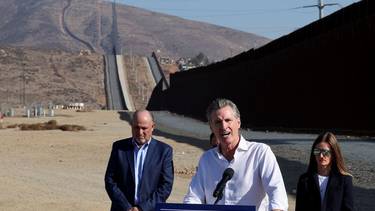 Gobernador de California promueve el comercio con México tras amenazas de Trump