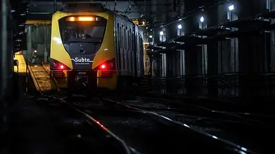 Subte: agregan otra línea para horarios nocturnos. Cambio de horario de la Línea D Subte: agregan otra línea para horarios nocturnos. Cambio de horario de la Línea D