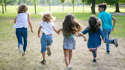 Niños y niñas Niños y niñas