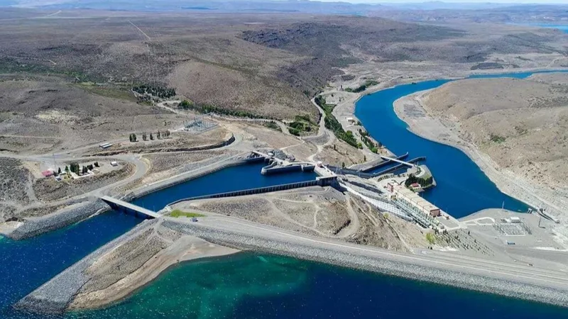 El Gobierno nacional se niega a ceder represas hidroeléctricas a Neuquén y Río Negro
