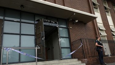 Australia crea un grupo de trabajo contra el antisemitismo tras el incendio provocado de una sinagoga