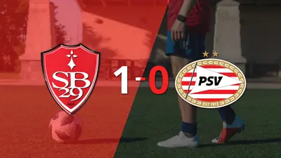 A Stade Brestois le alcanzó con un gol para derrotar a PSV en el estadio Stade Francis-Le Blé A Stade Brestois le alcanzó con un gol para derrotar a PSV en el estadio Stade Francis-Le Blé