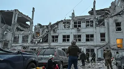 Mueren seis personas tras un ataque con misiles a la ciudad ucraniana de Zaporiyia, según autoridades Mueren seis personas tras un ataque con misiles a la ciudad ucraniana de Zaporiyia, según autoridades