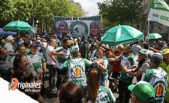 El Gobierno pisa el salario camionero pero blinda a Moyano en la interna | Camioneros 