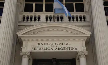 Milei busca blindar su modelo: recorta herramientas del BCRA mientras crece la deuda | Banco central