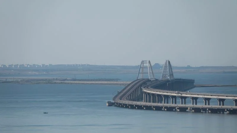 Ucrania volvió a asestar un duro golpe a Rusia: atacó con un submarino un puente clave en Crimea