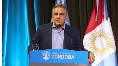 Llaryora volvió a cruzar a Milei por las retenciones en Córdoba: "Les dan regalías" Llaryora volvió a cruzar a Milei por las retenciones en Córdoba: "Les dan regalías"
