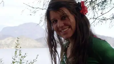 María Cash. María Cash.