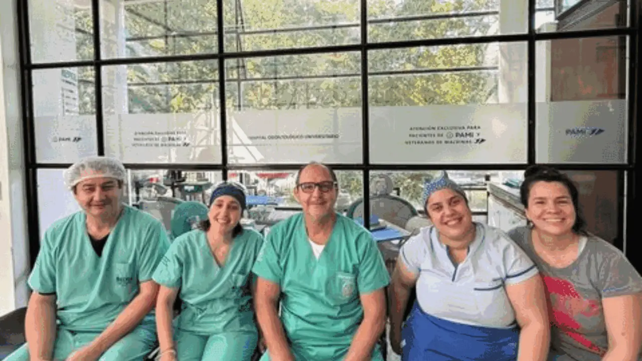 Son odontólogos de la Universidad de La Plata y brindan atención gratuita a jubilados y excombatientes de Malvinas: “Queremos devolverles la sonrisa”