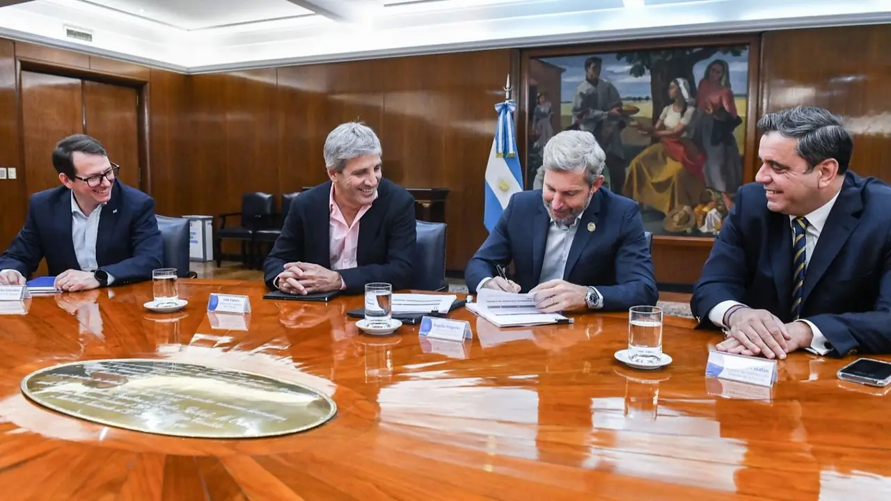 Sin presupuesto, el Gobierno comenzó a repartir fondos entre los gobernadores amigos