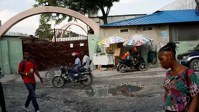 Hombres armados atacan un hospital en Haití mientras la violencia no da señales de disminuir Hombres armados atacan un hospital en Haití mientras la violencia no da señales de disminuir