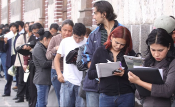 Seis de cada 10 trabajadores no tuvo aumento de sueldo en 2025 | Crisis económica