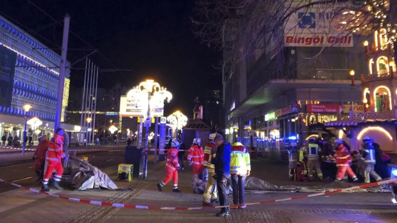 Atropello masivo en Alemania en centro comercial navideño: dos muertos y más de 60 heridos