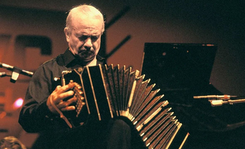 El tango en shock por lo que pasa con la tumba de Astor Piazzolla | Música