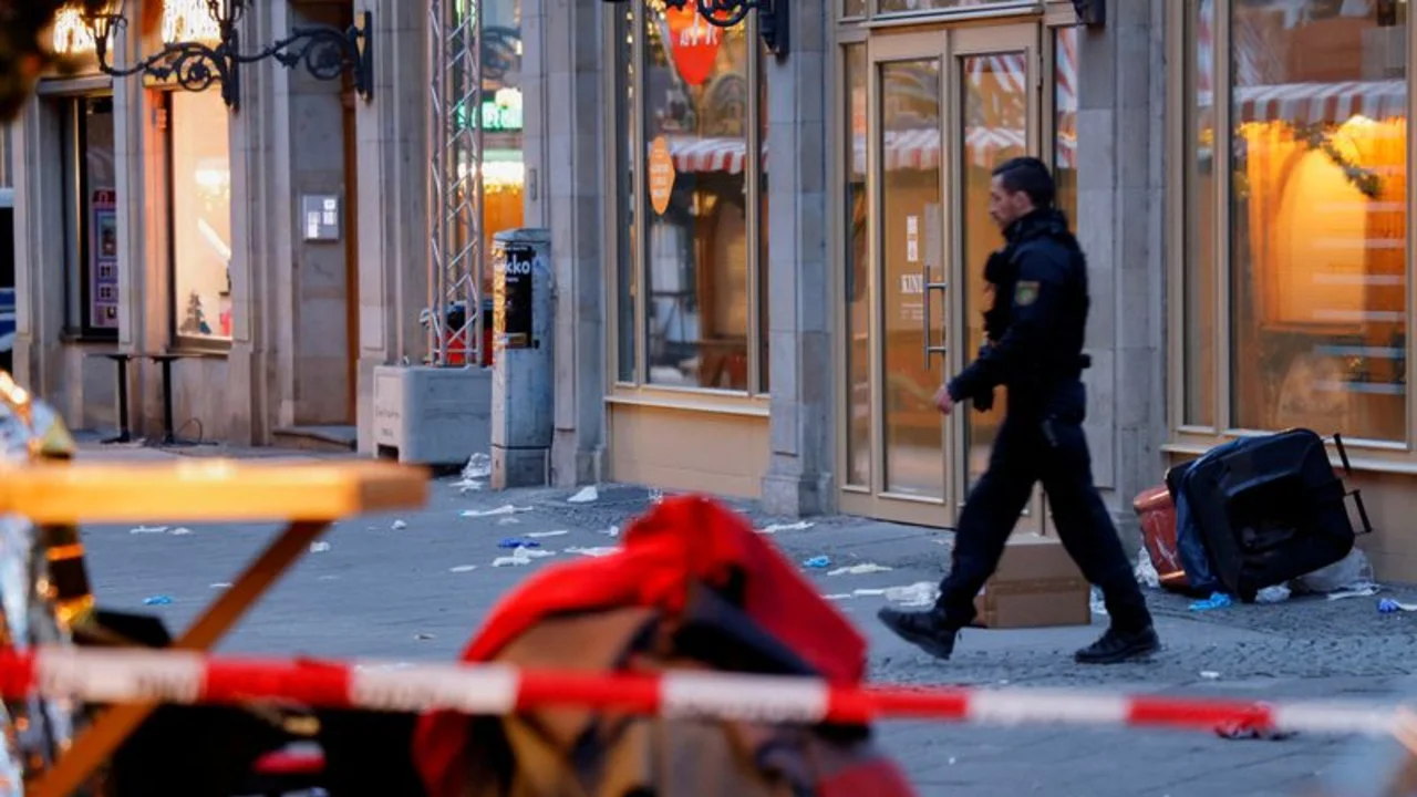 Aumentan a cuatro los muertos en atropello masivo en mercado navideño alemán: Bild