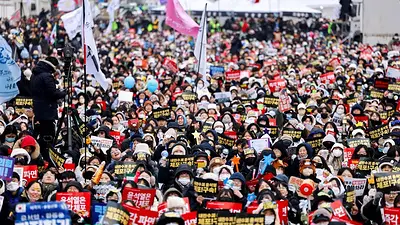 Seúl es escenario de protestas a favor y en contra del presidente Yoon Seúl es escenario de protestas a favor y en contra del presidente Yoon