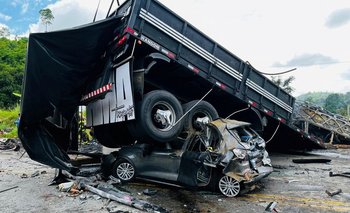 Colisión entre un autobús y un camión deja más de 30 muertos en Brasil | Brasil 