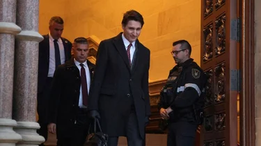 El canadiense Trudeau se enfrenta a una presión creciente de sus propios diputados para que dimita