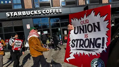 La huelga de Starbucks se extenderá a más de 300 locales en EEUU en Nochebuena: sindicato La huelga de Starbucks se extenderá a más de 300 locales en EEUU en Nochebuena: sindicato
