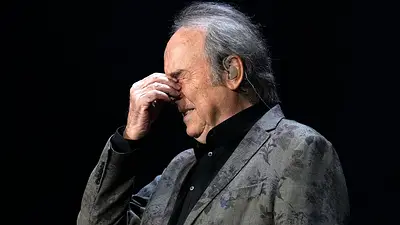 Joan Manuel Serrat emocionado Joan Manuel Serrat emocionado