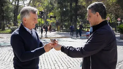 El mensaje de Mauricio que deja en offside a Jorge Macri por el desdoblamiento electoral El mensaje de Mauricio que deja en offside a Jorge Macri por el desdoblamiento electoral