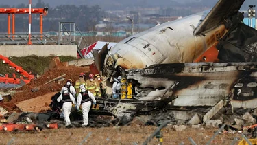 Un avión se despistó y se estrelló en Corea del Sur: hay al menos 179 muertos