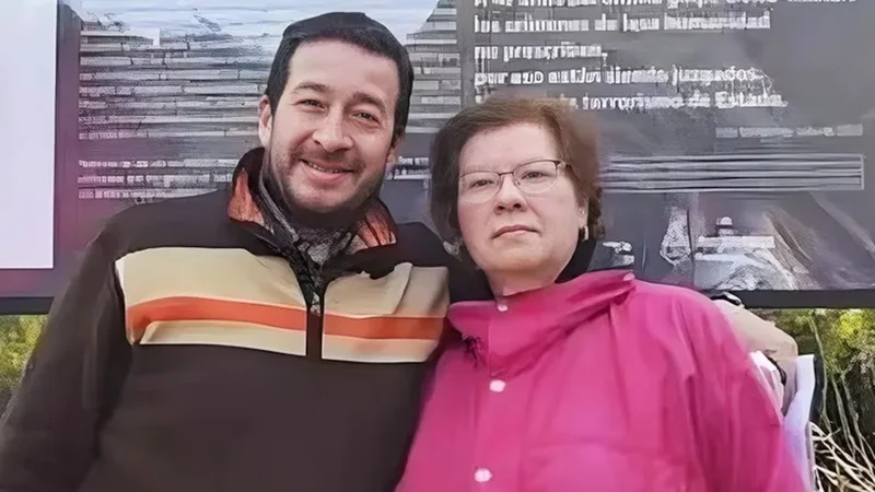 Fernando Albareda y su madre, Susana Montoya. 