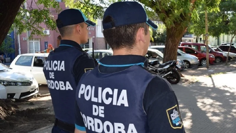 Intento de femicidio Córdoba: amenazó a su ex pareja con un revólver y la salvó el botón antipánico