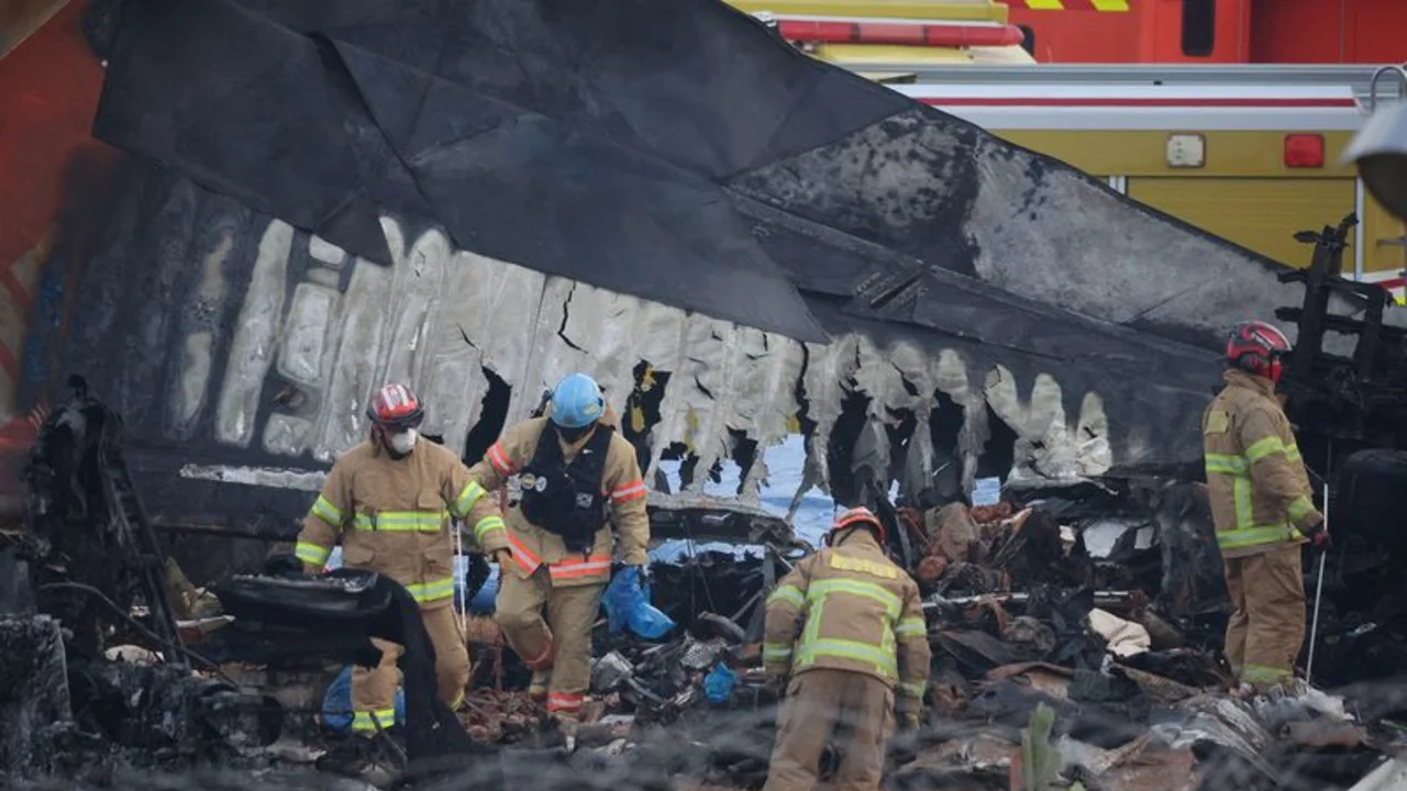 Corea del Sur ordena una investigación sobre seguridad aérea tras el peor accidente en el país