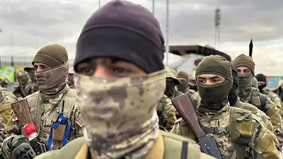 Siria nombra en altos cargos del ejército a algunos combatientes islamistas extranjeros: fuentes Siria nombra en altos cargos del ejército a algunos combatientes islamistas extranjeros: fuentes