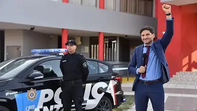 Mientras Pullaro enaltece a la Policía, fueron imputados los agentes acusados de allanamientos ilegales, robos y lesiones Mientras Pullaro enaltece a la Policía, fueron imputados los agentes acusados de allanamientos ilegales, robos y lesiones