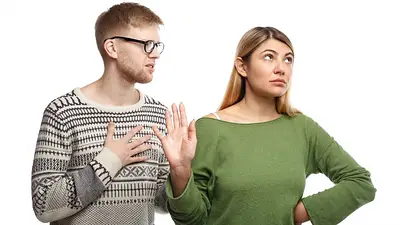 Personas que no se miran. Personas que no se miran.