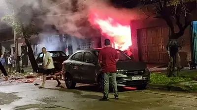 Explosión en Lanús: un auto estalló dentro de una vivienda y provocó destrozos Explosión en Lanús: un auto estalló dentro de una vivienda y provocó destrozos