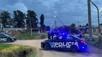 Femicidio: es el principal sospechoso de matar a su pareja y murió tras chocar con su moto mientras huía de la policía Femicidio: es el principal sospechoso de matar a su pareja y murió tras chocar con su moto mientras huía de la policía