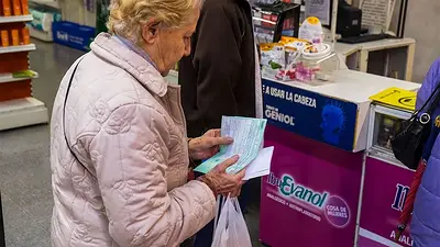 Jubilada en la farmacia Jubilada en la farmacia