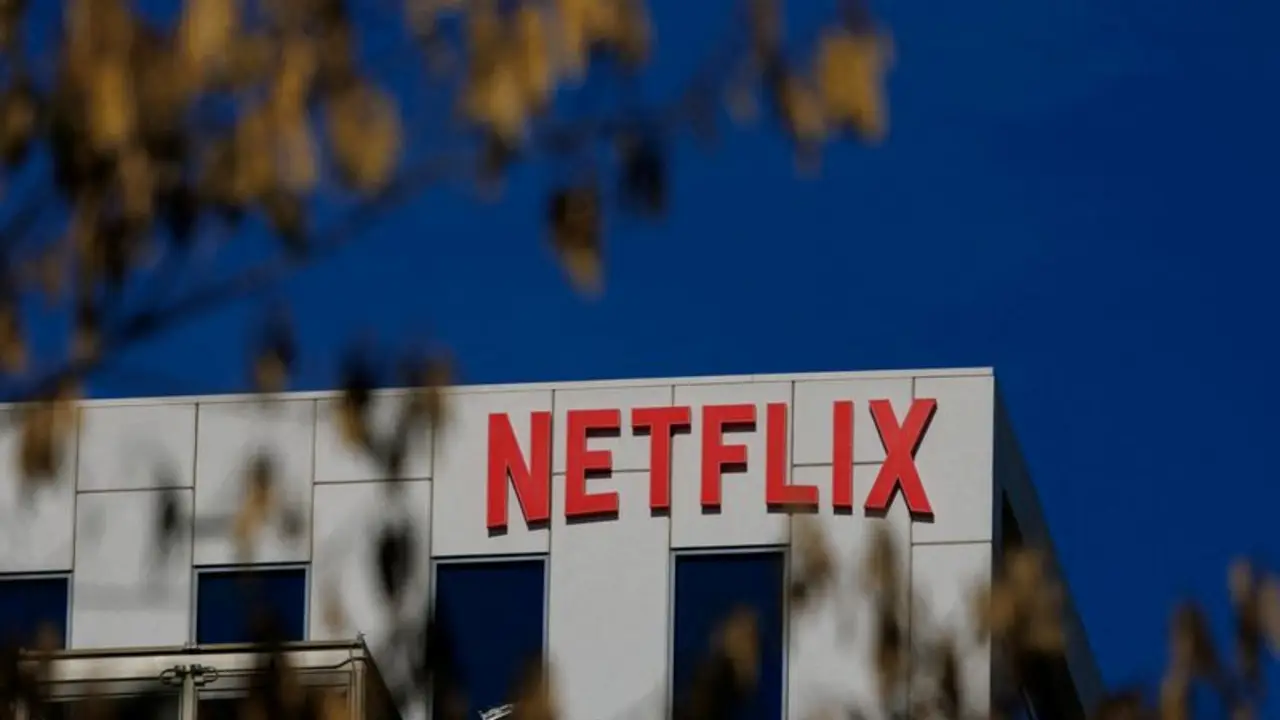 EXCLUSIVA-El combo de Netflix y Warner Bros Discovery reduciría costes a los clientes, según fuentes