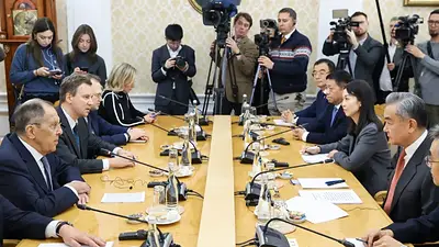 China y Rusia debaten sobre Ucrania y alcanzan "consenso" sobre Japón durante visita del ministro chino China y Rusia debaten sobre Ucrania y alcanzan "consenso" sobre Japón durante visita del ministro chino