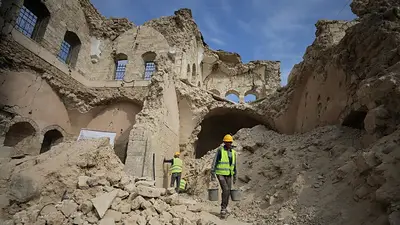 Los gazatíes corren para preservar el patrimonio cultural dañado en la guerra Los gazatíes corren para preservar el patrimonio cultural dañado en la guerra