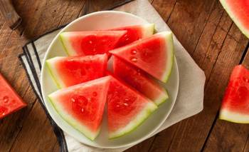 Los 10 mejores alimentos para hidratarte según la ciencia | Salud