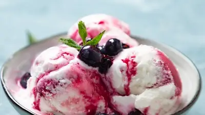 Helado casero de frutos rojos. Helado casero de frutos rojos.